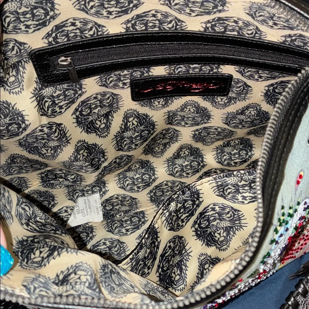 NWT Ed Hardy Black and Gray Hobo Shoulder Bag with Multicolor Design - Picture 3 of 6